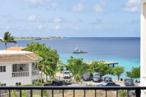 Bonaire Beach Apartment 17 with communal pool and diving facilities